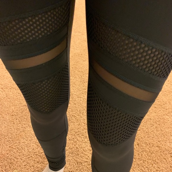 Lululemon dark gray mesh leggings - Picture 2 of 8